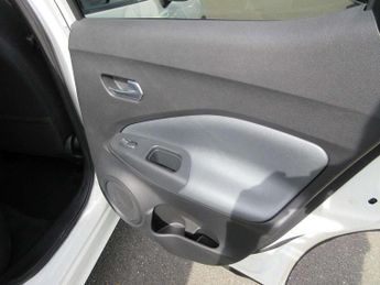 Nissan Juke 1.0 DiG-T N-Connecta 5dr DCT