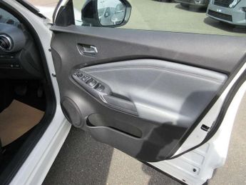 Nissan Juke 1.0 DiG-T N-Connecta 5dr DCT