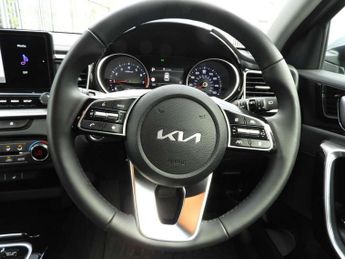 Kia Ceed 1.5T GDi ISG 138 3 5dr DCT