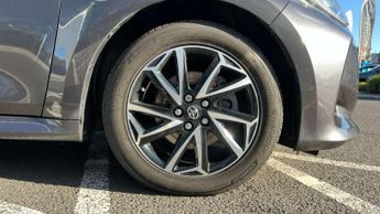 Toyota Yaris 1.5 Hybrid Design 5dr CVT