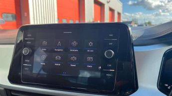 Volkswagen T-Roc 1.5 TSI Life 5dr DSG