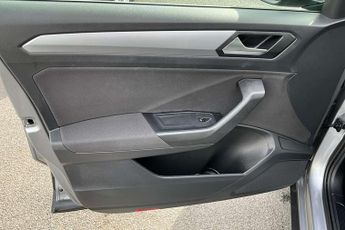 Volkswagen T-Roc 1.5 TSI Life 5dr DSG
