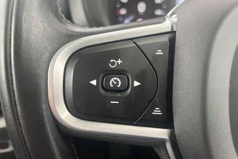 Volvo XC60 2.0 B5P [250] Momentum 5dr Geartronic