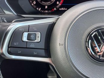 Volkswagen Tiguan 2.0 TDi 150 4Motion R-Line 5dr DSG