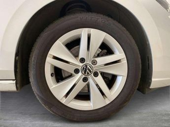 Volkswagen Golf 1.5 eTSI 150 Life 5dr DSG