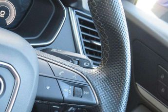Audi Q5 50 TFSI e Quattro S Line 5dr S Tronic