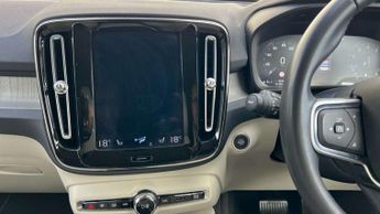 Volvo XC40 2.0 B4P Inscription 5dr Auto