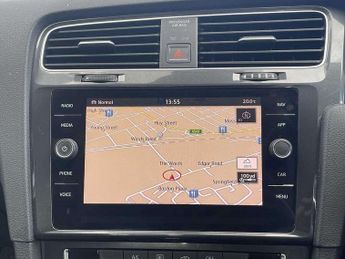 Volkswagen Golf 1.6 TDI SE [Nav] 5dr DSG