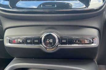 Volvo XC40 2.0 B4P R DESIGN 5dr Auto