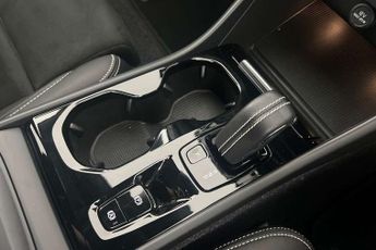 Volvo XC40 2.0 D4 [190] R DESIGN Pro 5dr AWD Geartronic