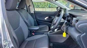 Toyota Yaris 1.5 Hybrid Design 5dr CVT