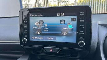 Toyota Yaris 1.5 Hybrid Design 5dr CVT