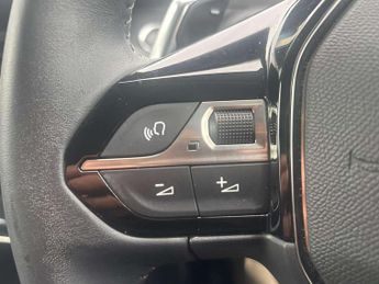 Peugeot 208 1.2 PureTech 100 Allure 5dr EAT8