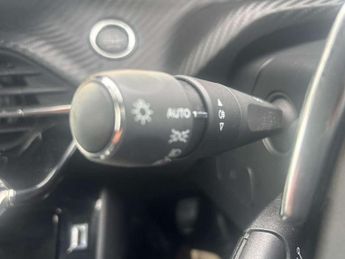 Peugeot 208 1.2 PureTech 100 Allure 5dr EAT8