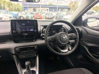 Toyota Yaris 1.5 Hybrid Design 5dr CVT