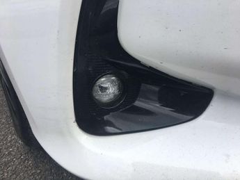Toyota Yaris 1.5 Hybrid Design 5dr CVT