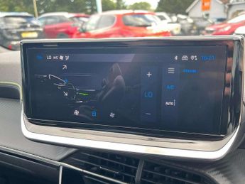 Peugeot 208 1.2 Hybrid 136 GT 5dr e-DSC6