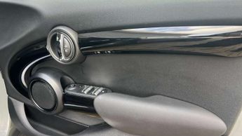 MINI Hatchback 5dr 1.5 Cooper Classic 5dr Auto