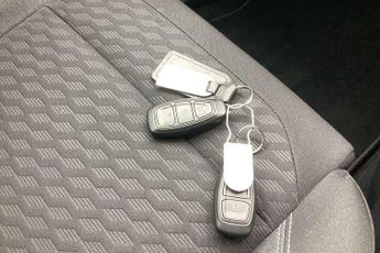 Ford Puma 1.0 EcoBoost Hybrid mHEV Titanium 5dr DCT