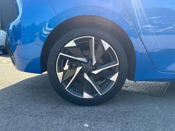 Peugeot 308 1.2 PureTech Allure Premium 5dr EAT8