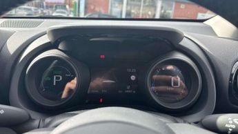 Toyota Yaris 1.5 Hybrid Design 5dr CVT