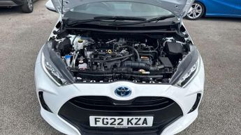 Toyota Yaris 1.5 Hybrid Design 5dr CVT