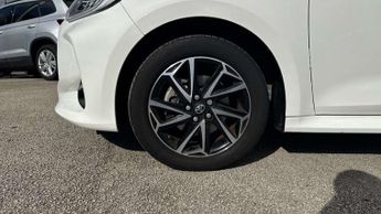 Toyota Yaris 1.5 Hybrid Design 5dr CVT