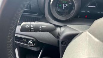 Toyota Yaris 1.5 Hybrid Design 5dr CVT