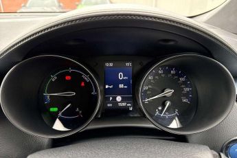 Toyota C-HR 2.0 Hybrid Design 5dr CVT