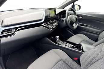 Toyota C-HR 2.0 Hybrid Design 5dr CVT