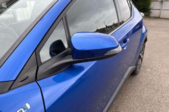 Toyota C-HR 2.0 Hybrid Design 5dr CVT