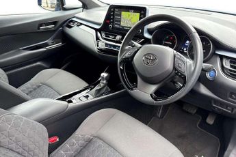 Toyota C-HR 2.0 Hybrid Design 5dr CVT