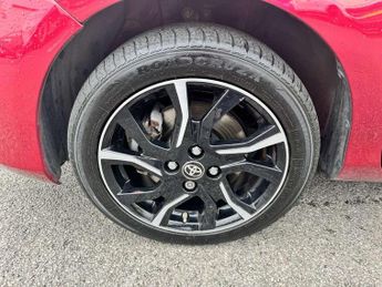 Toyota Yaris 1.5 Hybrid Design 5dr CVT