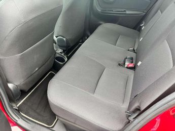 Toyota Yaris 1.5 Hybrid Design 5dr CVT