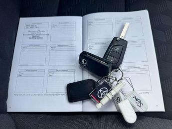Toyota Yaris 1.5 Hybrid Design 5dr CVT