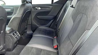 Volvo XC40 2.0 B4P R DESIGN Pro 5dr Auto