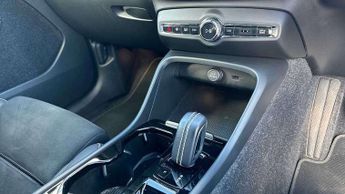 Volvo XC40 2.0 B4P R DESIGN Pro 5dr Auto
