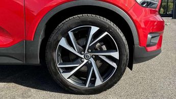 Volvo XC40 2.0 B4P R DESIGN Pro 5dr Auto