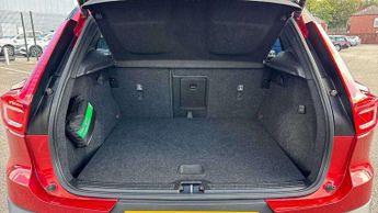 Volvo XC40 2.0 B4P R DESIGN Pro 5dr Auto