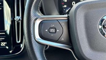 Volvo XC40 2.0 B4P R DESIGN Pro 5dr Auto