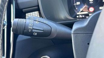 Volvo XC40 2.0 B4P R DESIGN Pro 5dr Auto