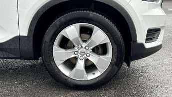 Volvo XC40 1.5 T3 [163] Momentum 5dr Geartronic