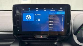 Toyota Yaris 1.5 Hybrid Design 5dr CVT