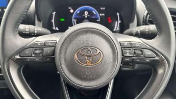 Toyota Yaris 1.5 Hybrid Design 5dr CVT