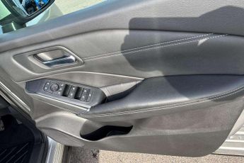 Nissan Qashqai 1.3 DiG-T MH 158 N-Connecta 5dr Xtronic