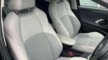 Toyota Yaris 1.5 Hybrid Excel 5dr CVT