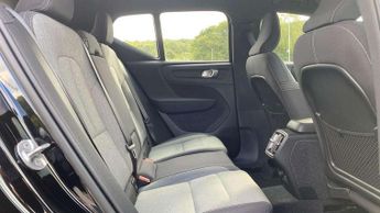 Volvo XC40 2.0 B3P Plus Dark 5dr Auto