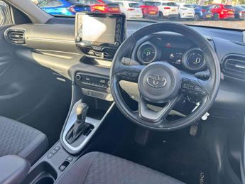 Toyota Yaris 1.5 Hybrid Design 5dr CVT