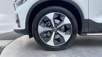Volvo XC40 2.0 B4P Ultimate Dark 5dr Auto