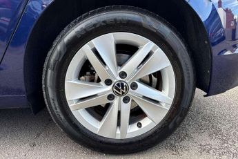 Volkswagen Golf 1.5 eTSI 150 Life 5dr DSG